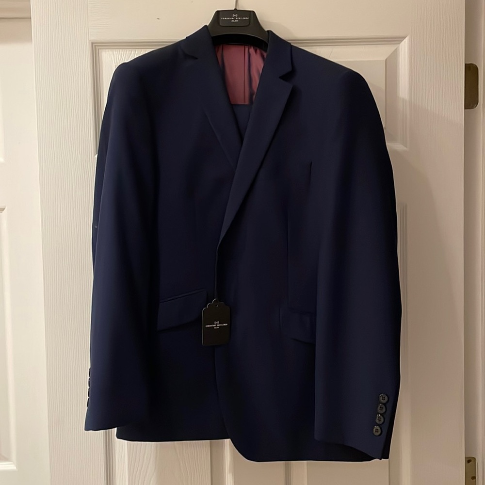 NEVER WORN Blue Combatant Gentleman Suit